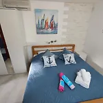 Mali Raj Guest house