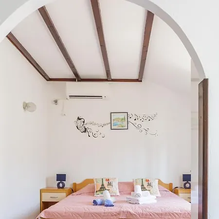 Mali Raj 4*