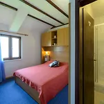 Mali Raj 4*