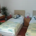 Mali Raj 4*