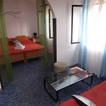 Mali Raj 4*